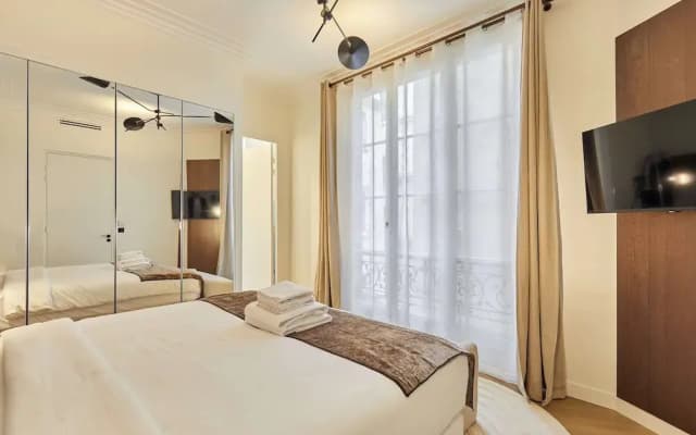 Luxurious AC Apartment Beaubourg Le Marais - photo 4