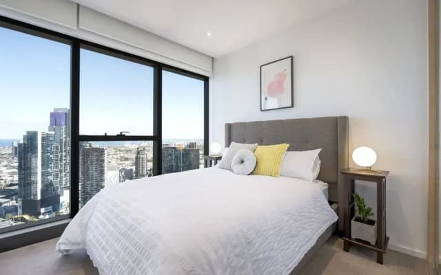 Luxurious 3 Bedroom Apartment - photo 2