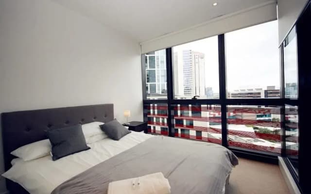 Onelife Docklands Luxury Apartment - photo 2