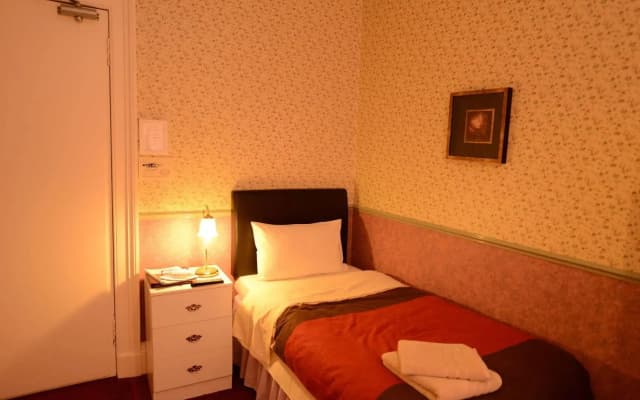 The Thistle House - photo 2