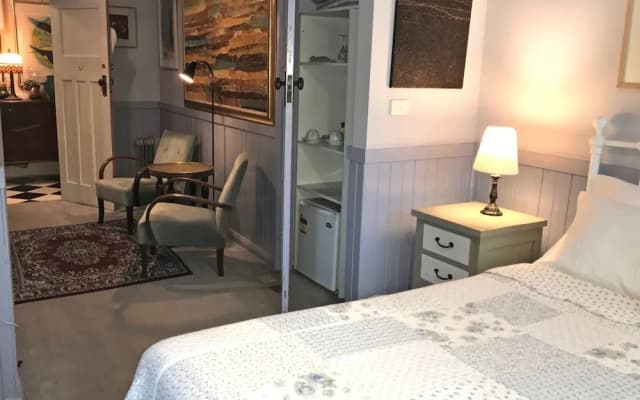 The Chalet Guesthouse and Studio - photo 4
