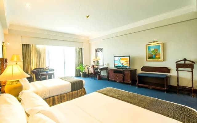 Sunlake Waterfront Resort and Convention - photo 3