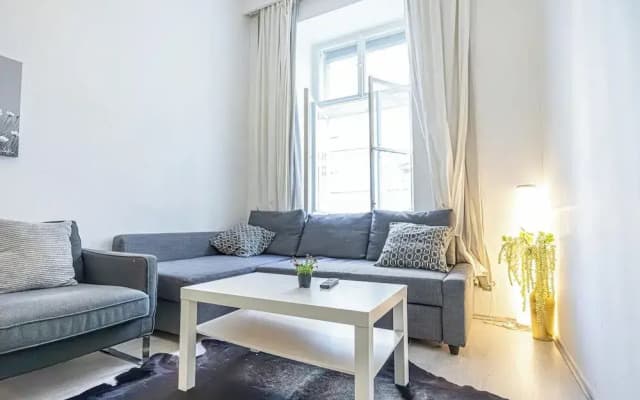 Budget 1BR Near Belvedere Palace - photo 5