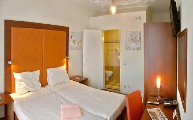 King Hotel - photo 2