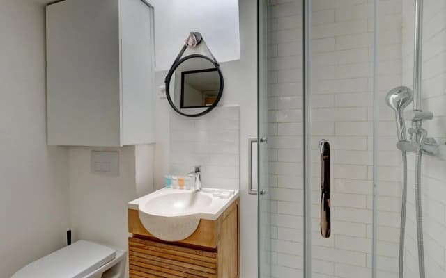 135 Suite Franck, Great 1 BDR APT, center of Paris - photo 2