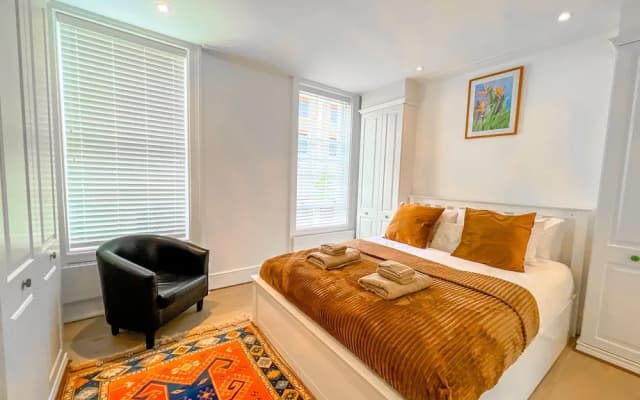 Beautiful & Historic Victoria 3brs Retreat With AC - photo 2