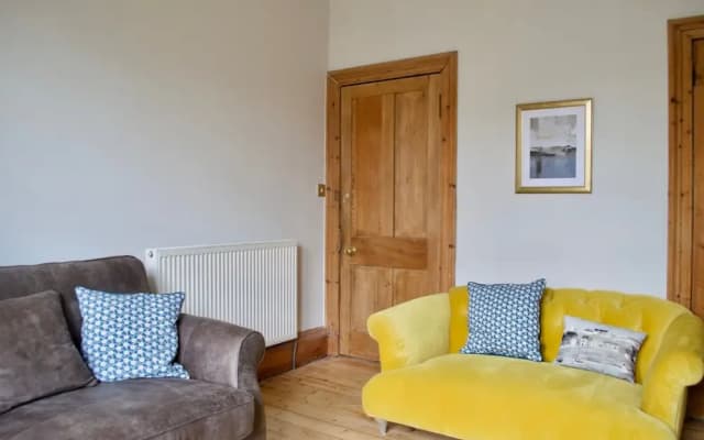 Dalry 2 Bedroom Flat - photo 3