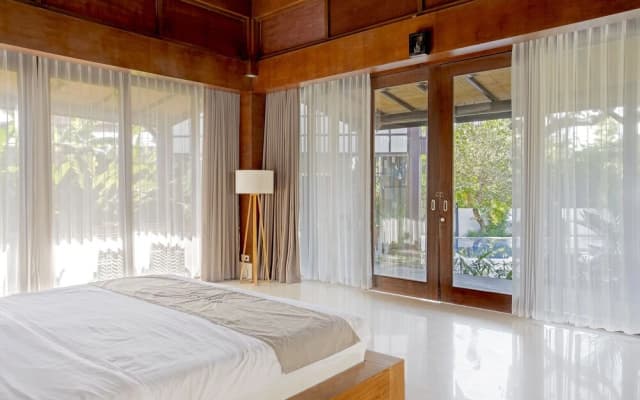 Finns Beach Villa Canggu - photo 2