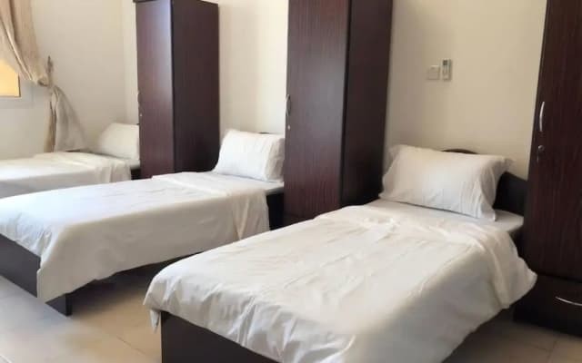 Q Hostel - photo 2