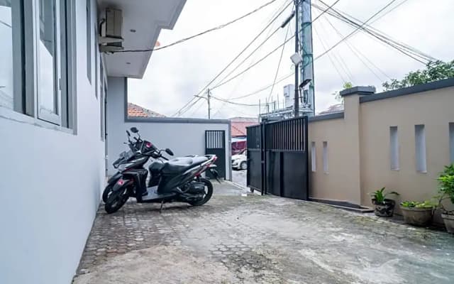 KoolKost Syariah near Universitas Moestopo Bintaro - photo 5