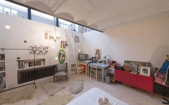 Loft Style Apartment With A Workshop Studio - photo 3