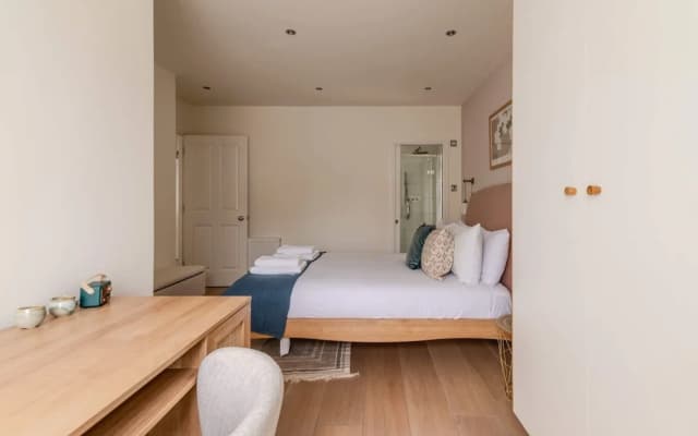 Beautiful 2 Bed, 2 Bath Abode In Dulwich - photo 3