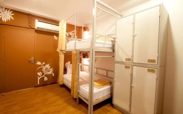 Chinatown Hostel - photo 4