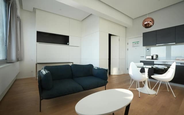 Exclusive 1-bedroom apartment - photo 2