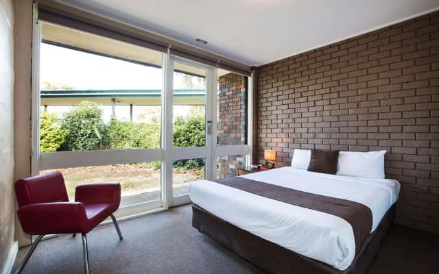 Burvale Hotel - photo 2