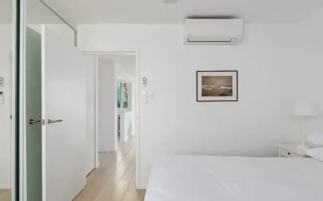 Chic 1-bed Apartment by Balmoral Beach - photo 3