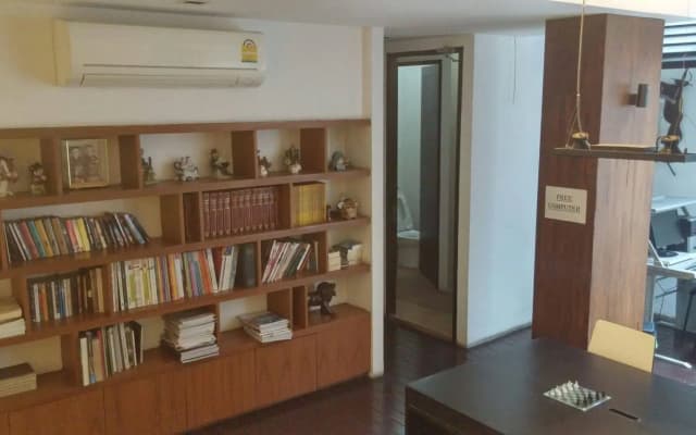 At One Inn Hualamphong Hotel - photo 3