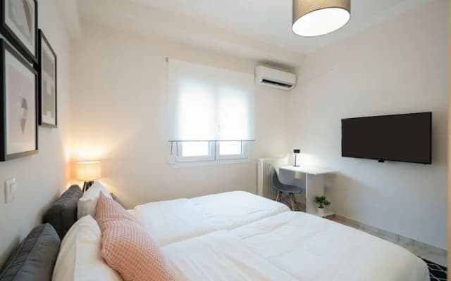 Modern Apartment with Acropolis view - photo 4