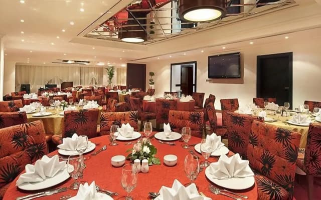 The Royal Hotel - photo 4
