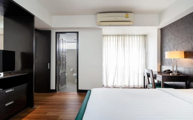Lily Hotel Bangkok - photo 3