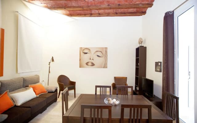 BBarcelona Luxury Ramblas Flat - photo 3