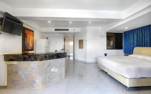 Bougainvillea Terrace House - photo 4