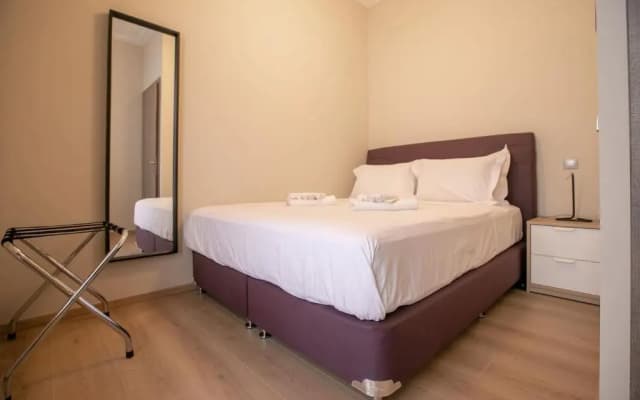 Luxurious 4 bdrm+3 bath Apt in the heart of Athens - photo 3