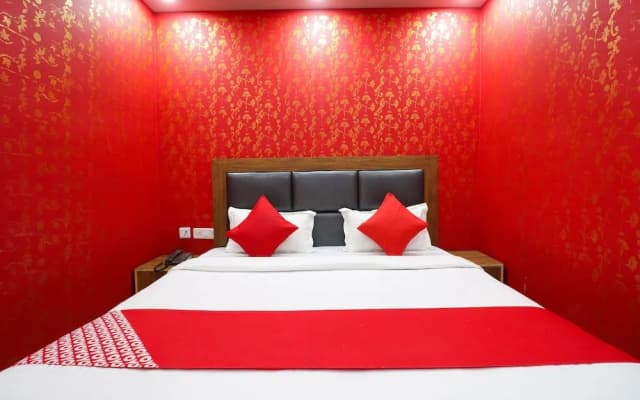 Classic Hotel @ Walk in Nizamuddin Railway Station - photo 2