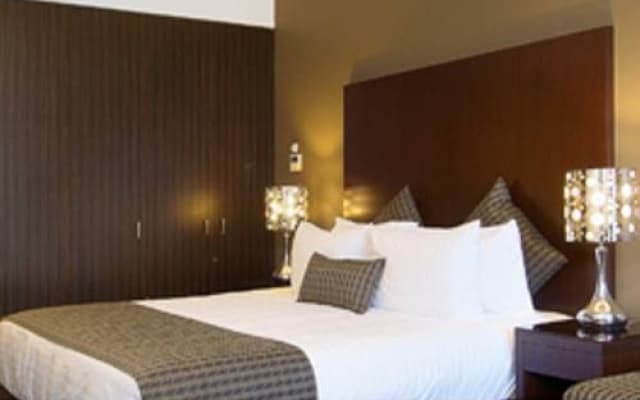 Apartments On Cotham - photo 4