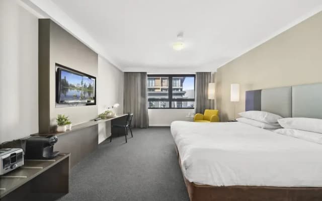 Bright Studio With Pool Access in Parramatta - photo 2