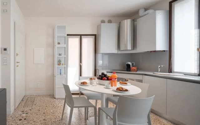 Ve.N.I.Ce Cera Remer Suite - photo 5