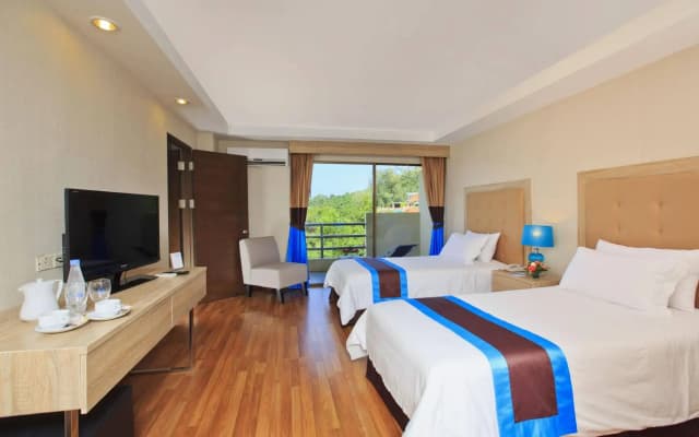 Blue Wave Beach Resort - photo 4