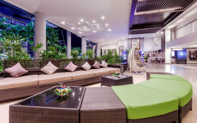 Deevana Plaza Phuket - photo 2