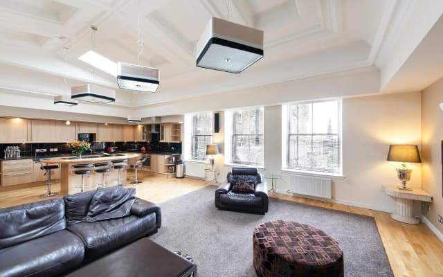 Burnets Apartments - photo 2