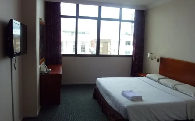 OYO 11342 Liwah Hotel Near Hospital Umum Sarawak - photo 2