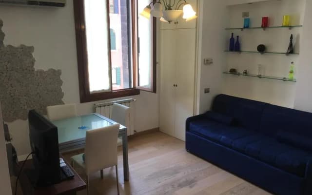 Ca' Santa Marta Apartment - photo 2