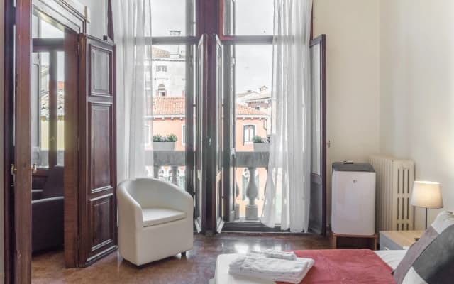 Riva Palace Apartments by Wonderful Italy - photo 5