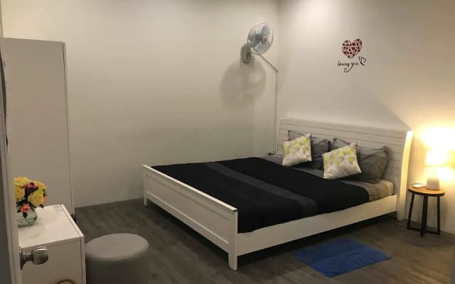 Mr Travel Hostel - photo 2