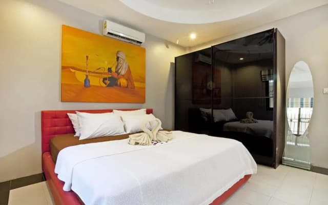 Pool Villa Tanzanite near Walking Street - photo 4