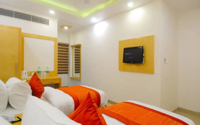FabHotel Raj Palace - photo 3