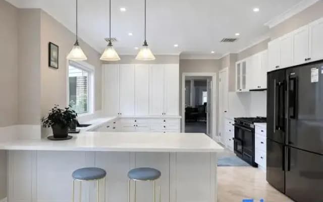 Private Countryside Retreat Near Melbourne Pool Huge Grounds - photo 4