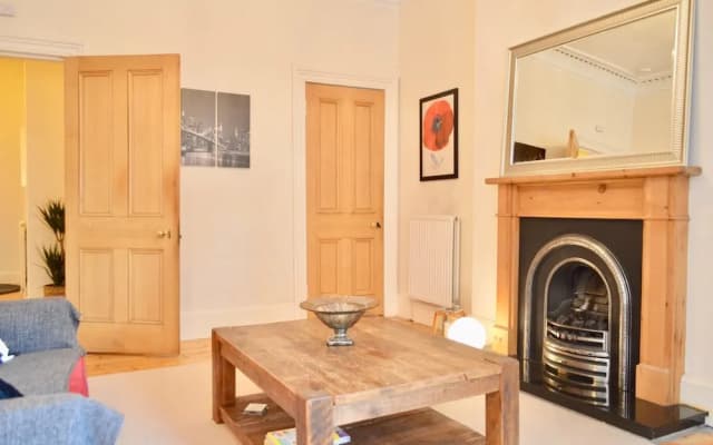 2 Bedroom Morningside Flat - photo 5
