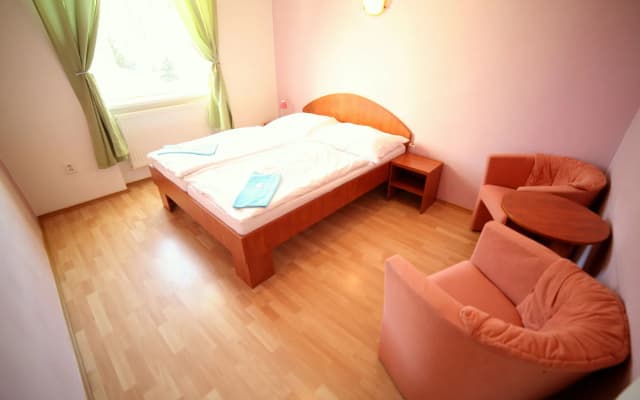 Leon hotel - photo 4