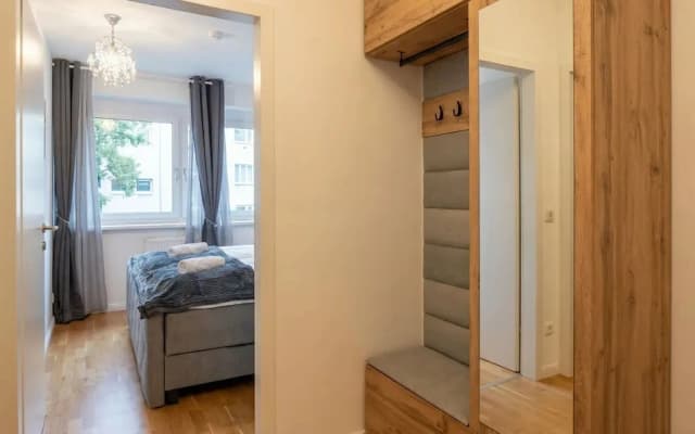 Central Vienna Modern 1BR Apt Balcony - photo 3
