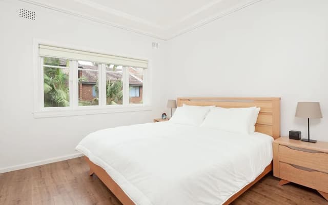 Newly Renovated Apt Close to CBD Unit 2 - photo 4