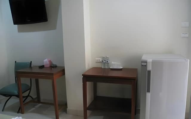 Nikom Court - photo 4