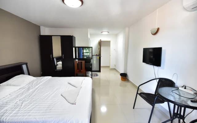 Escobar Guesthouse - photo 3