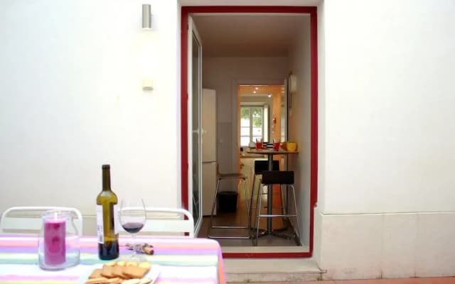 ALTIDO Modern 1-bed Apt w/terrace, moments from São Bento Palace - photo 3