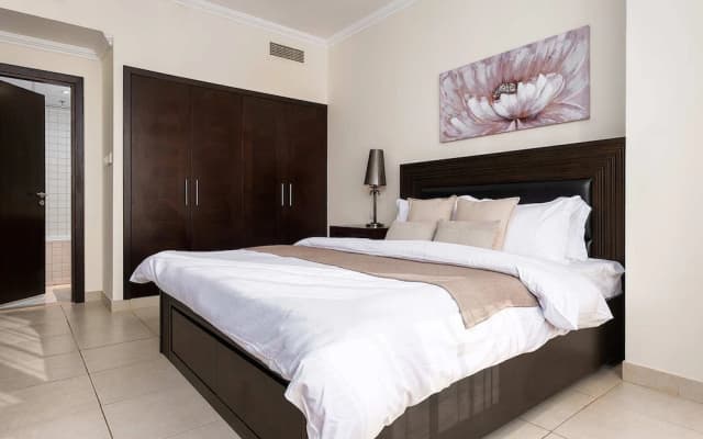 Premium stay at Marina Quay West - photo 3
