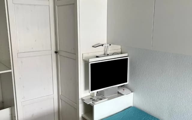 Dachgeschosswohnung mit kostenlosem Parkplatz ! - photo 5